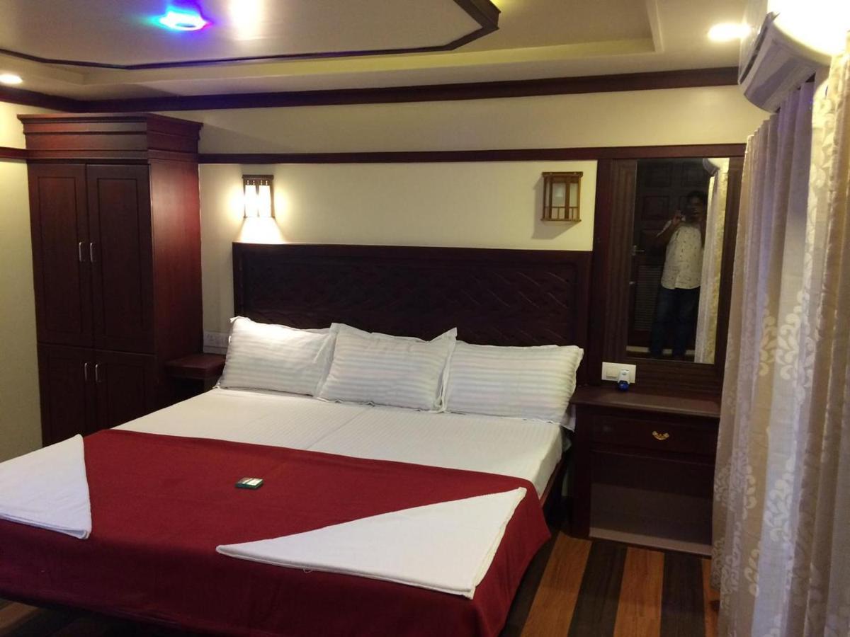 Beach Paradise Day Cruise Houseboat Alappuzha ภายนอก รูปภาพ