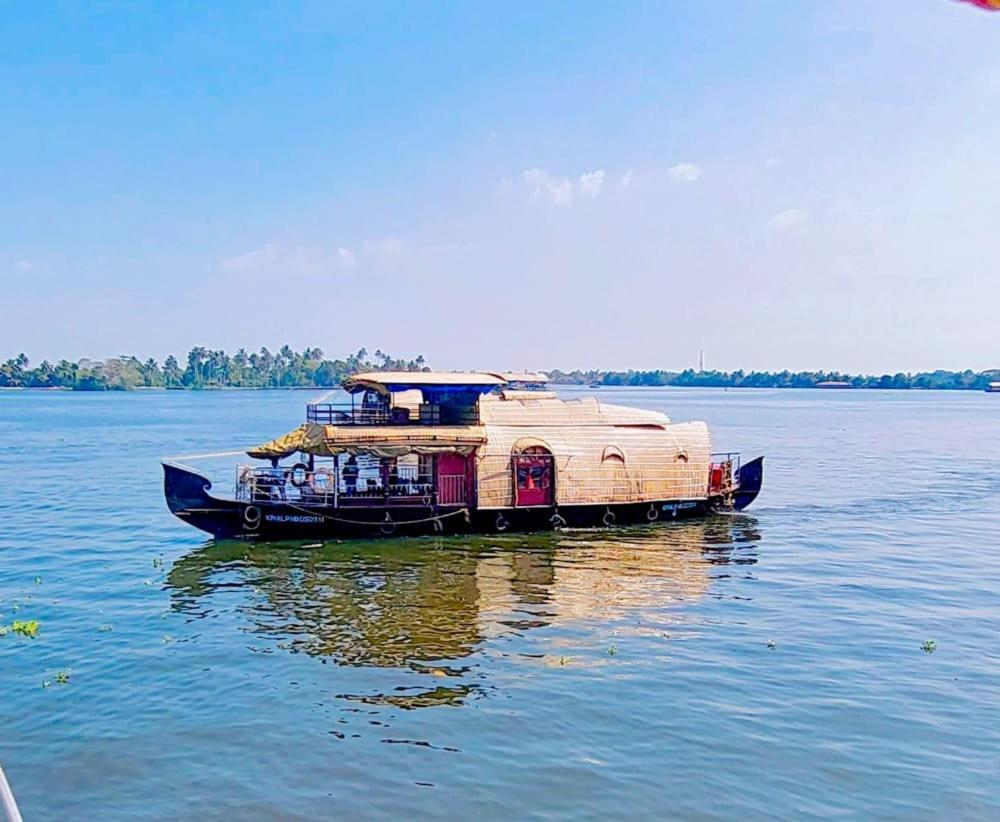 Beach Paradise Day Cruise Houseboat Alappuzha ภายนอก รูปภาพ