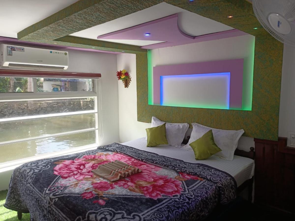 Beach Paradise Day Cruise Houseboat Alappuzha ภายนอก รูปภาพ