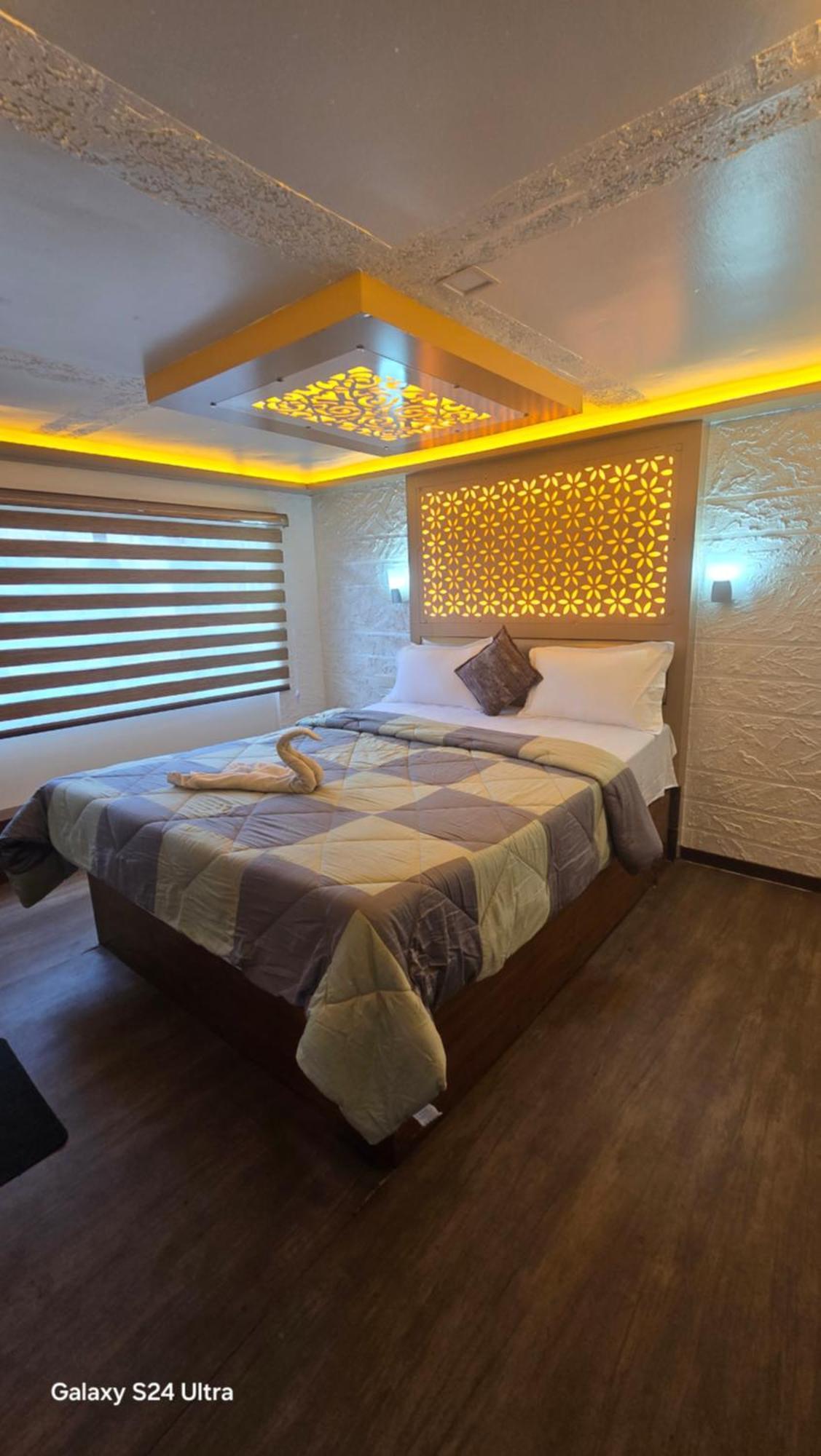 Beach Paradise Day Cruise Houseboat Alappuzha ภายนอก รูปภาพ