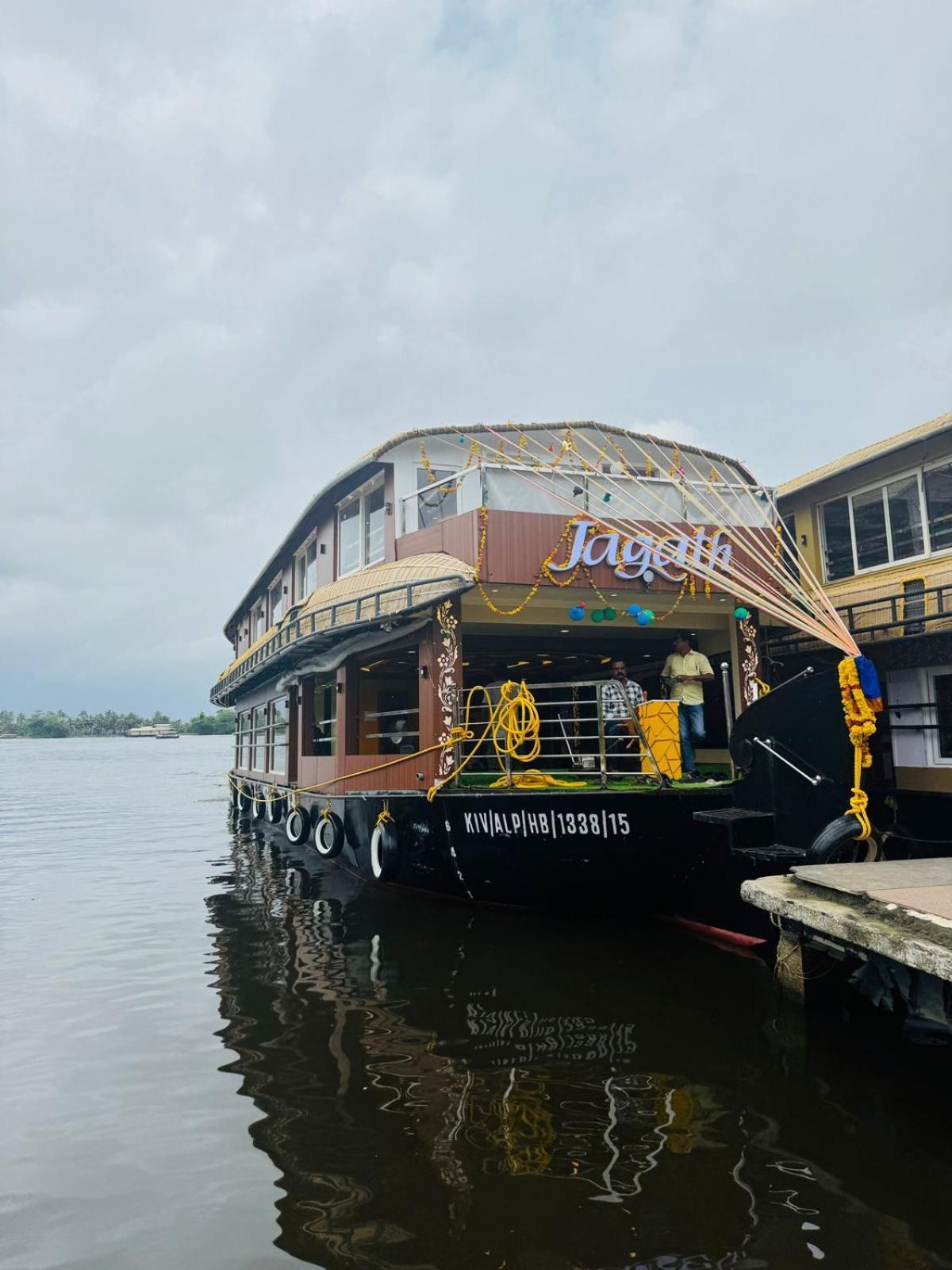 Beach Paradise Day Cruise Houseboat Alappuzha ภายนอก รูปภาพ